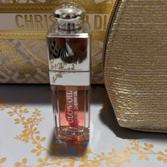 Dior bundle holiday 2024 collection beautiful cosmetics pouch Lip oil in box NEW - Picture 5 of 6